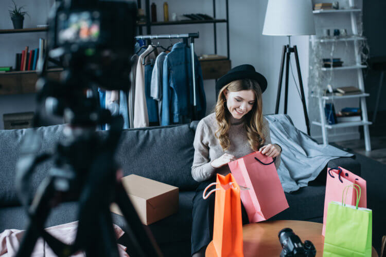 fashion blogger shopping bags